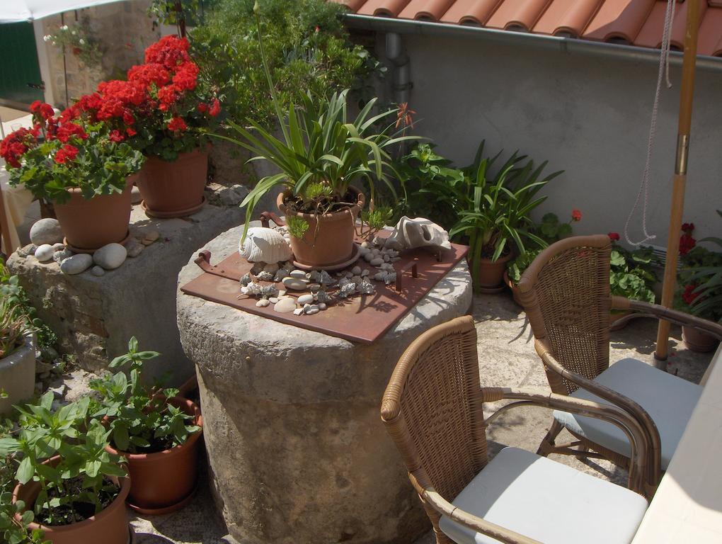 Guest House Lucijo Vrboska Εξωτερικό φωτογραφία