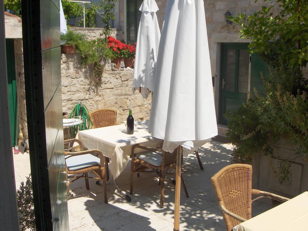 Guest House Lucijo Vrboska Εξωτερικό φωτογραφία