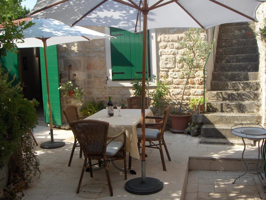 Guest House Lucijo Vrboska Εξωτερικό φωτογραφία