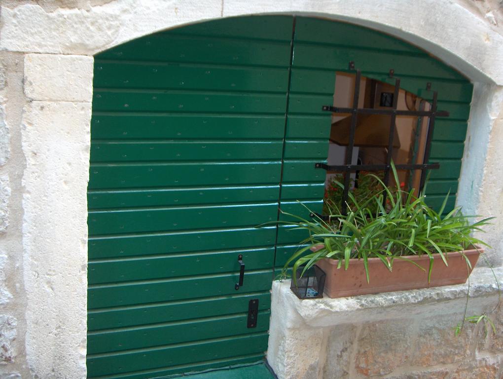 Guest House Lucijo Vrboska Εξωτερικό φωτογραφία