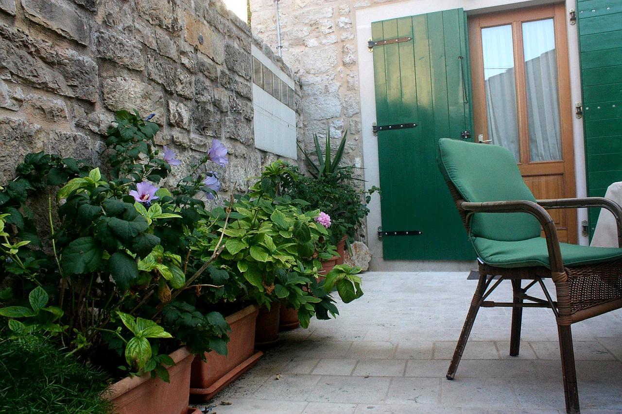 Guest House Lucijo Vrboska Εξωτερικό φωτογραφία